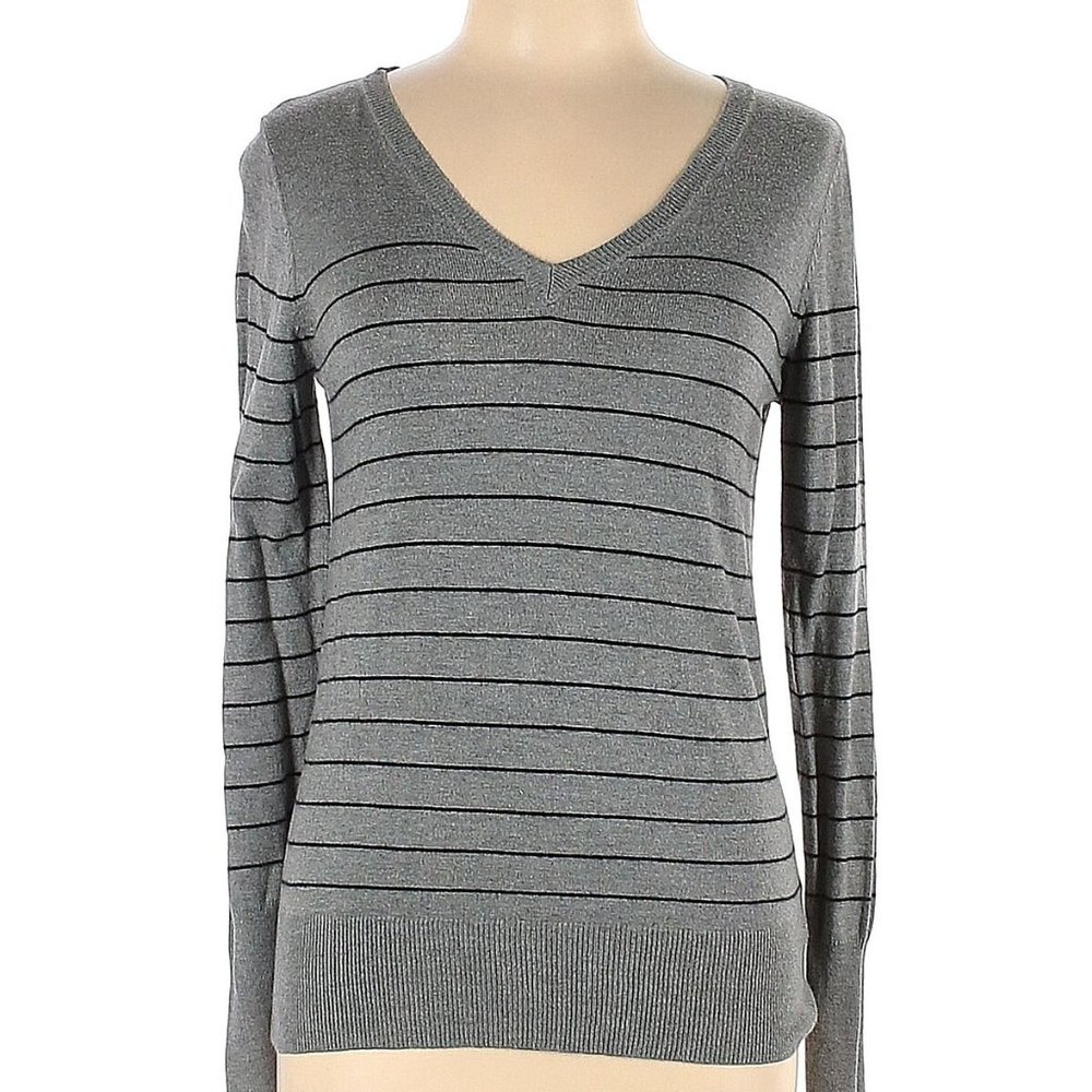 Mossimo Gray Striped V-Neck Long Sleeve Sweater